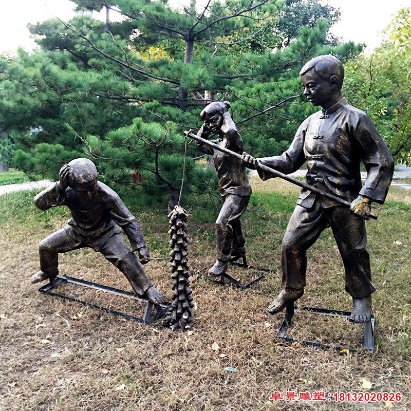 放鞭炮的儿童铜雕