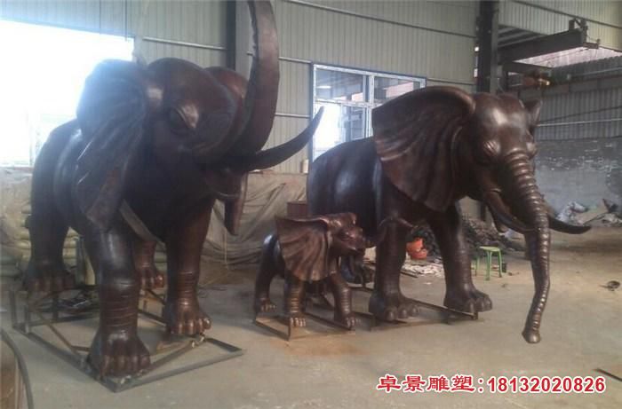 大象一家铜雕