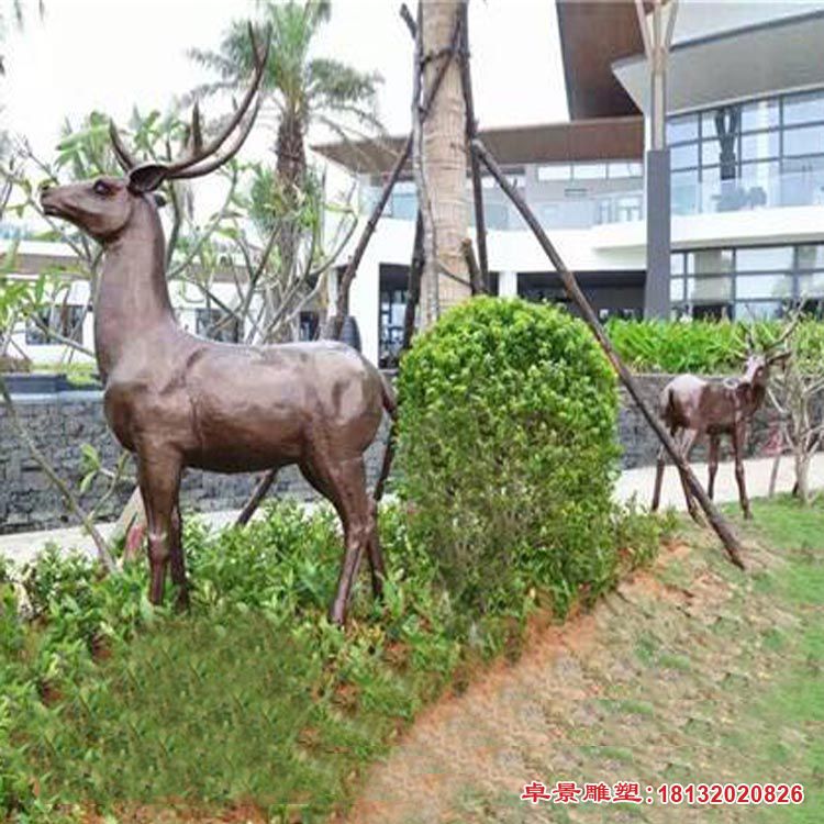 梅花鹿动物铜雕