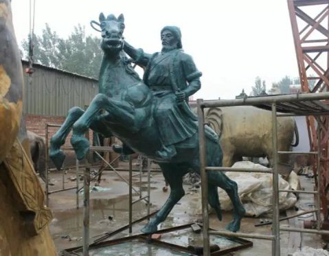 成吉思汗骑马铜雕