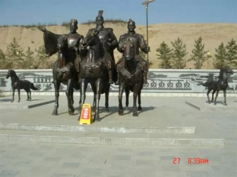 将军骑马雕塑