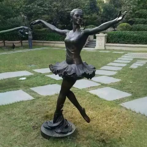 跳芭蕾舞人物铜雕