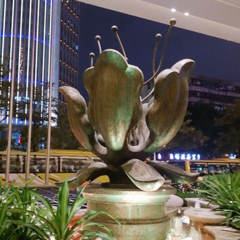 大型城市铸铜花朵雕塑