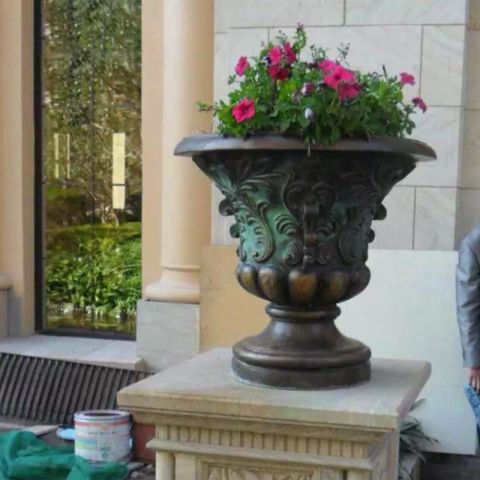 青铜景观花盆雕塑