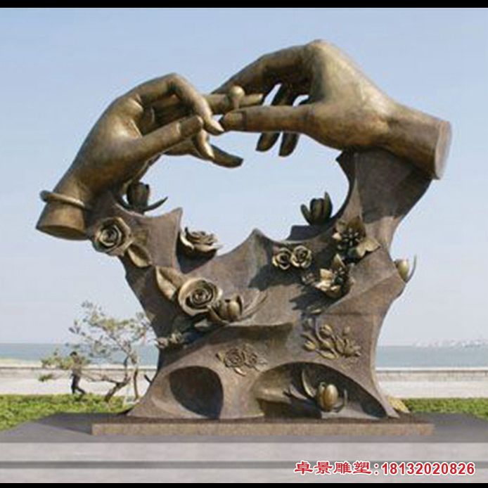 铜广场戒指雕塑