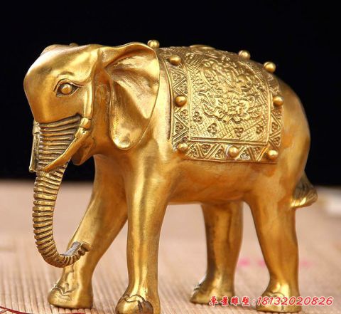 鎏金大象铜雕