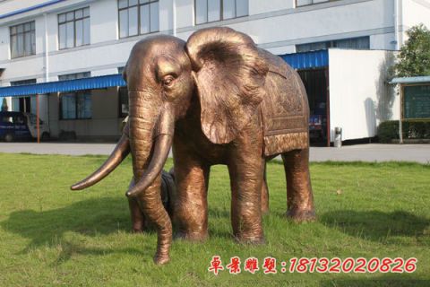 草地大象铜雕