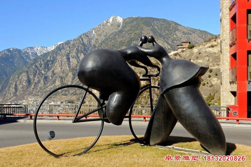 抽象骑自行车人物铜雕