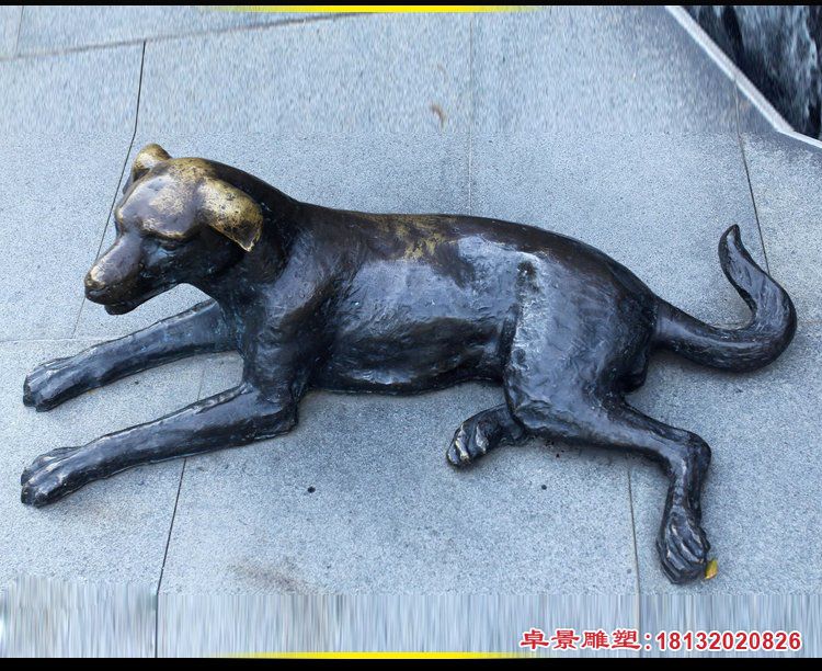 躺地上的小狗铜雕