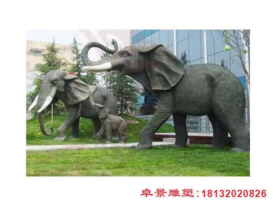 大象一家三口铜雕