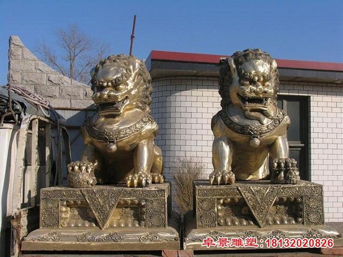 铜雕故宫狮子