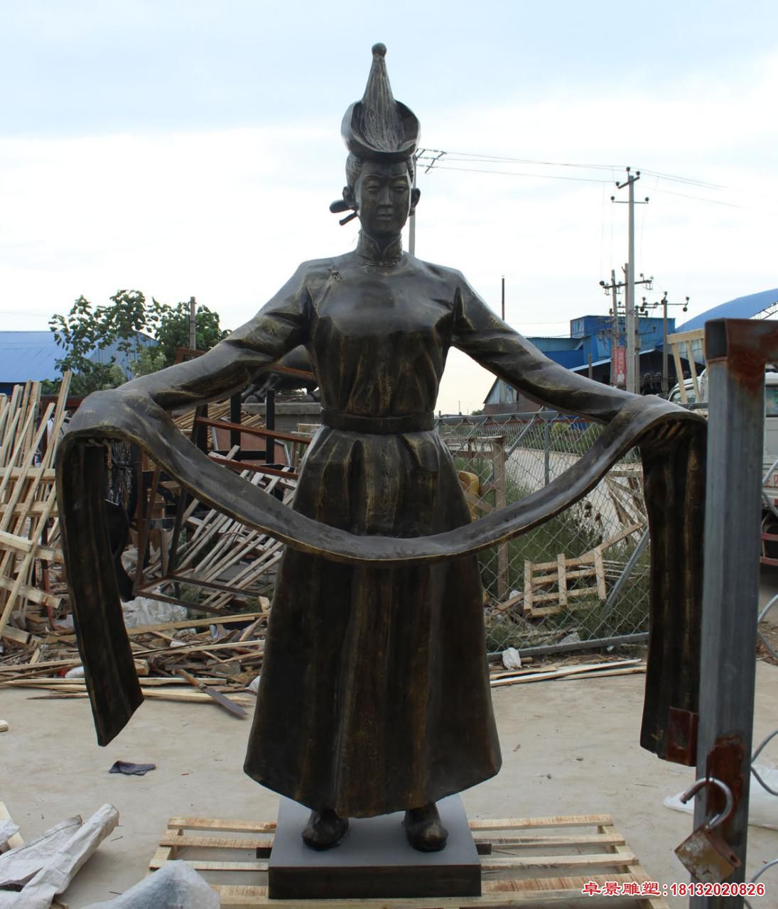 藏族人物铜雕