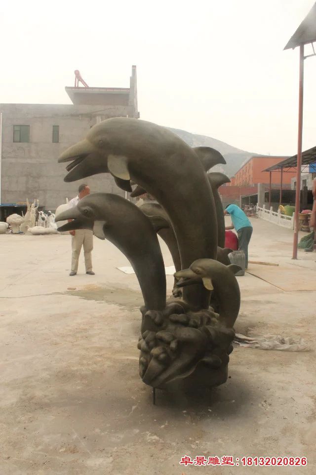 铜海豚雕塑