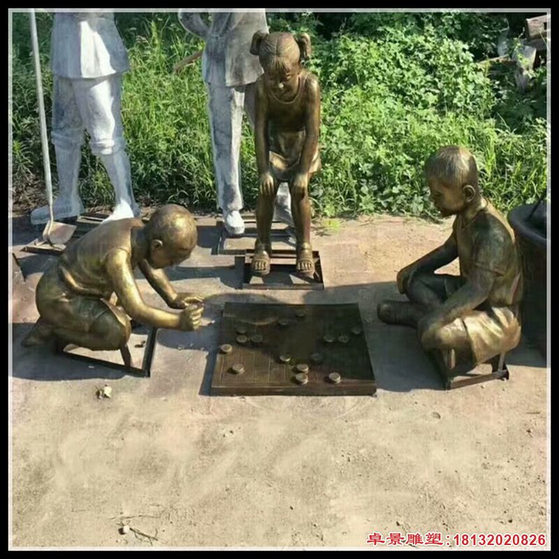 下象棋的儿童铜雕