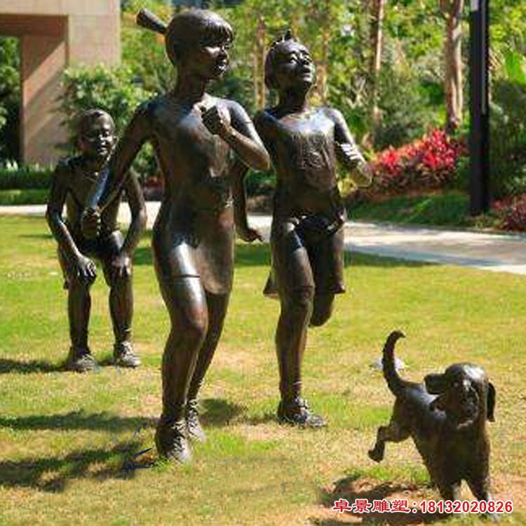 跑步遛狗的儿童雕塑  