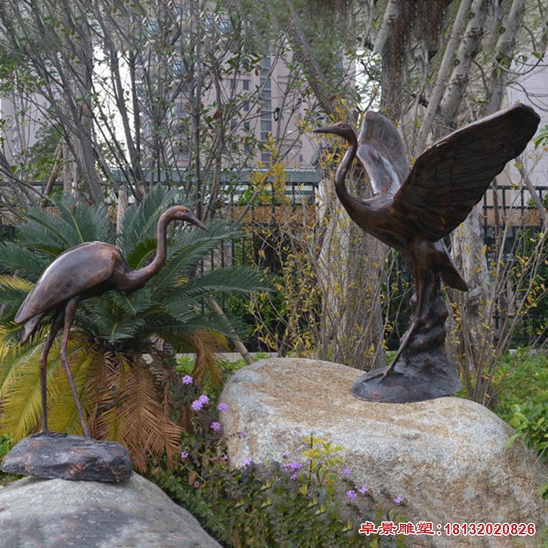公园仙鹤铜雕
