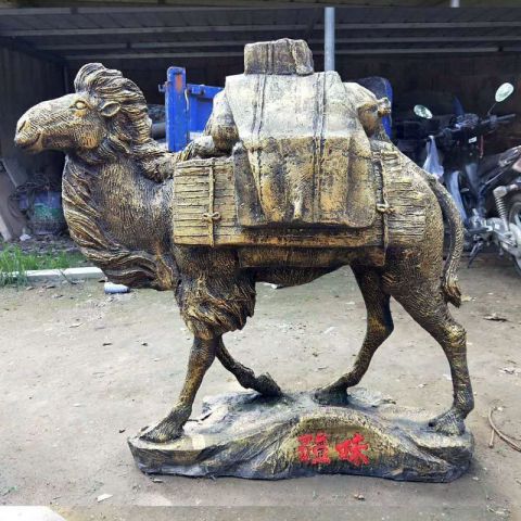 公园骆驼铜雕