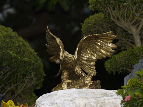 铸铜老鹰雕塑
