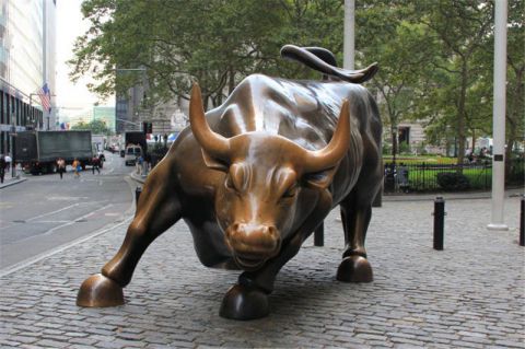 大型华尔街牛雕塑