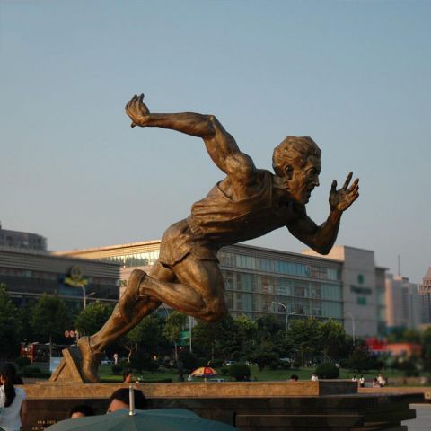赛跑的人物铜雕