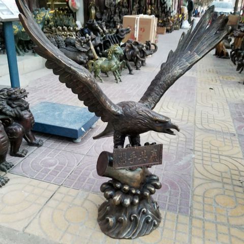 动物老鹰铜雕 