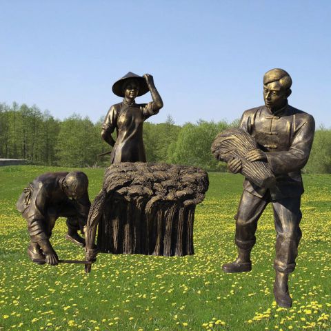 农耕抱麦子人物铜雕