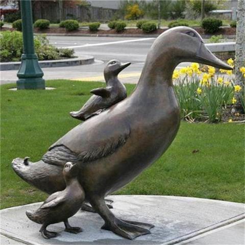 动物鸭子铜雕