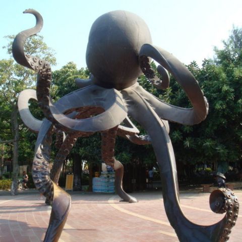 动物章鱼铜雕