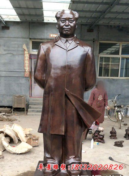 中国伟人毛泽东铜像